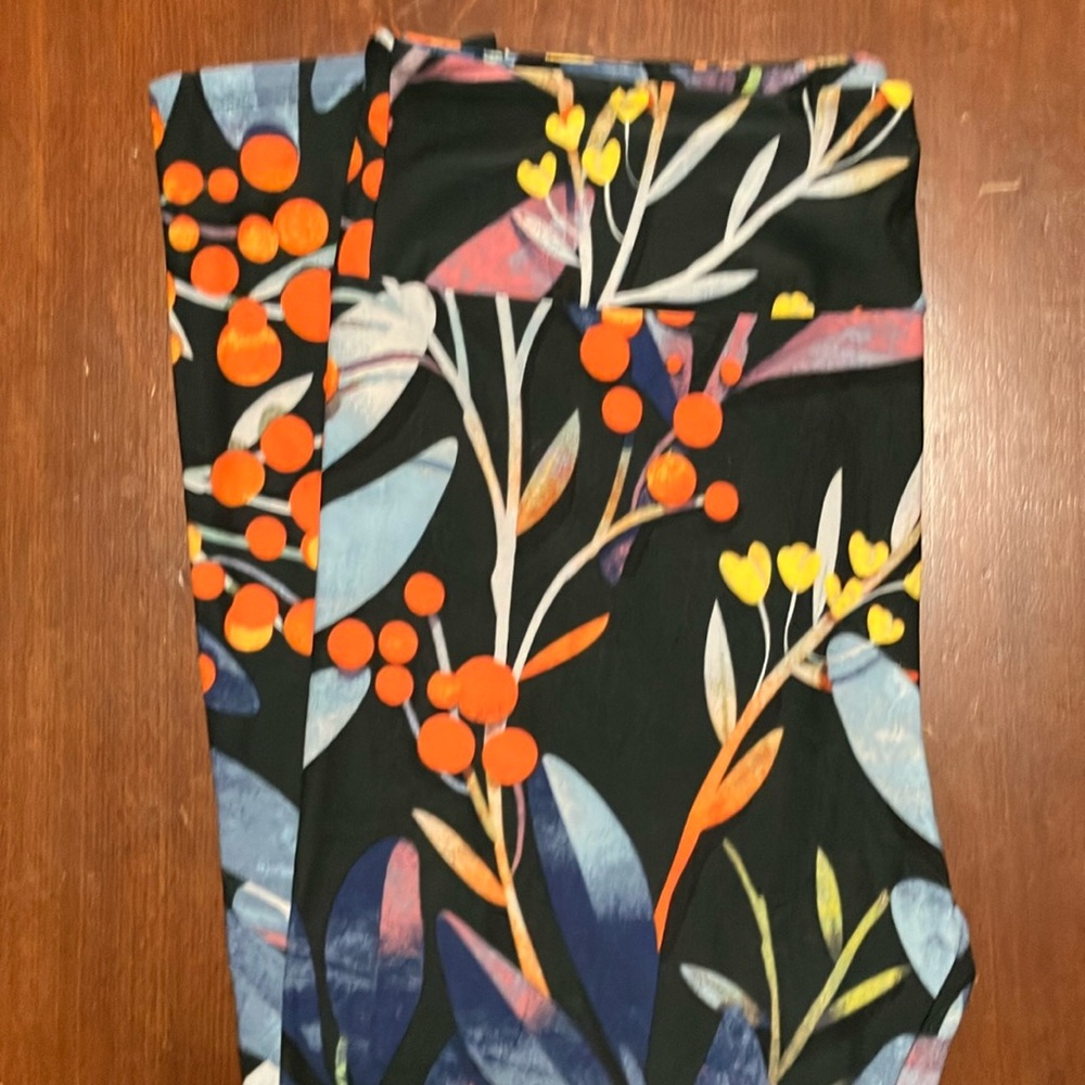 LuLaRoe TC Leggings C17